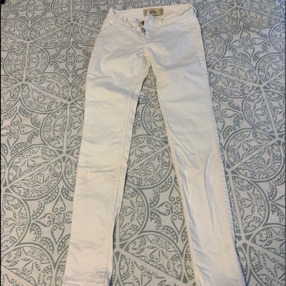 Hollister Skinny Jeans - Picture 2 of 2